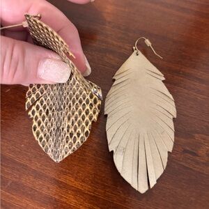 Brown Snake-Pattern Reptile Leaf Earrings